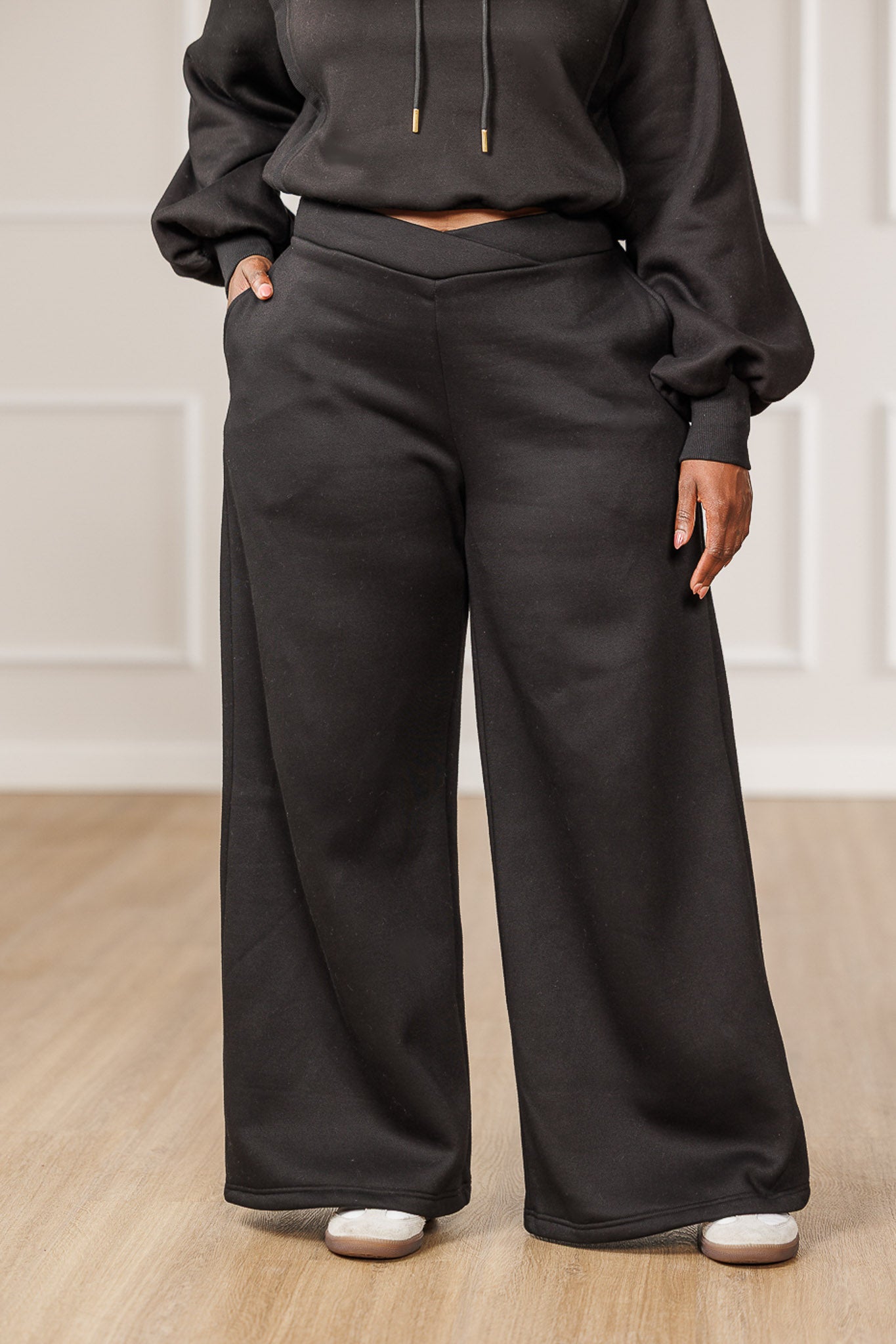 Nolan Fleece Tulip Waistband Pants - Black