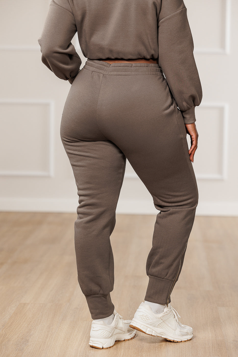Soleil Fleece Slim Fit Jogger - Mink