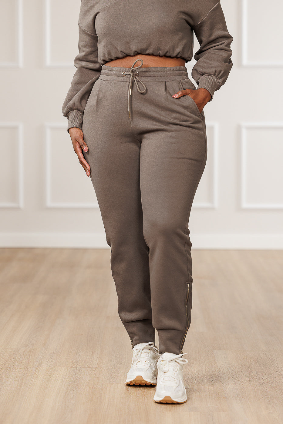 Soleil Fleece Slim Fit Jogger - Mink