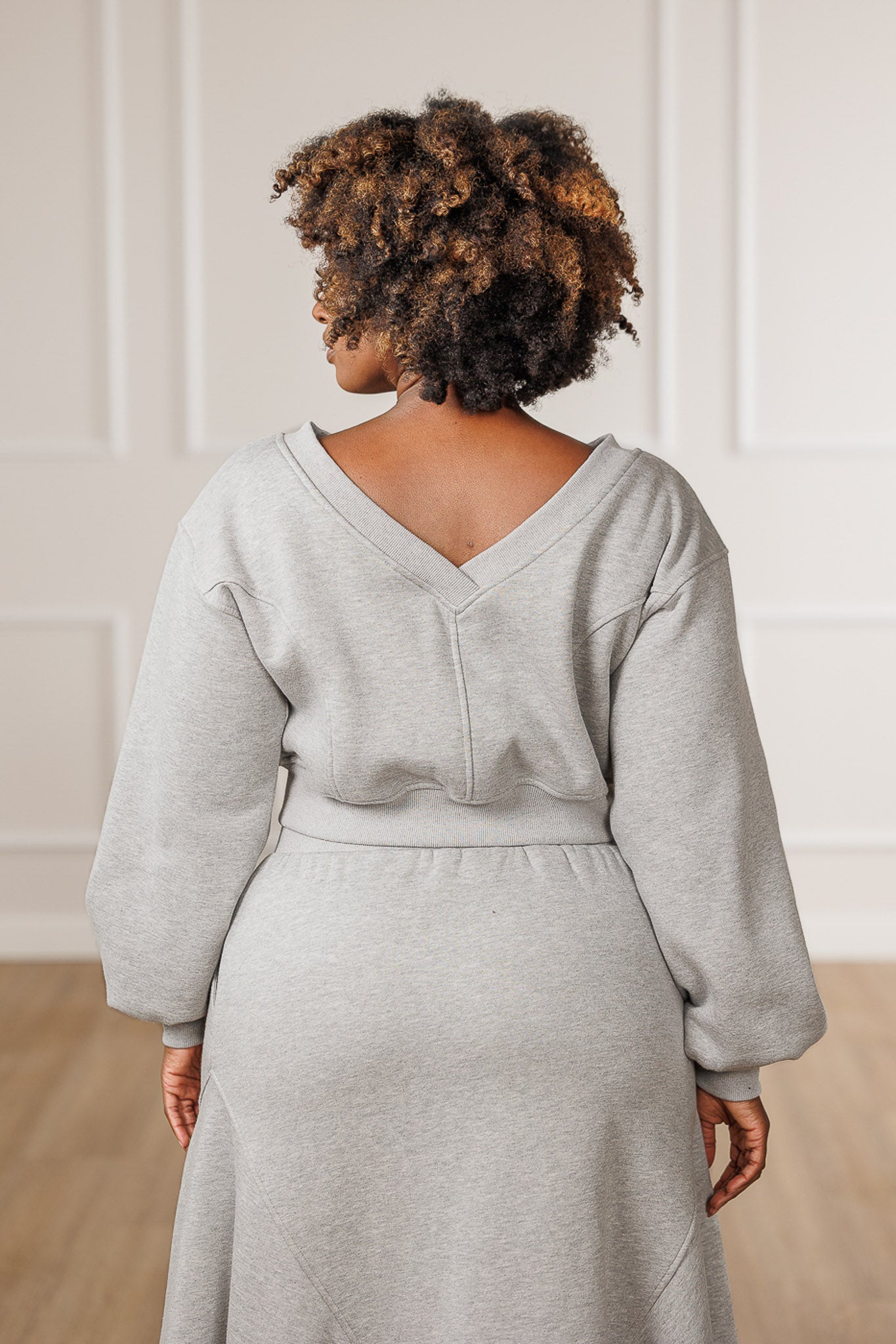 Izra Fleece Open Back Sweatshirt - Heather Grey