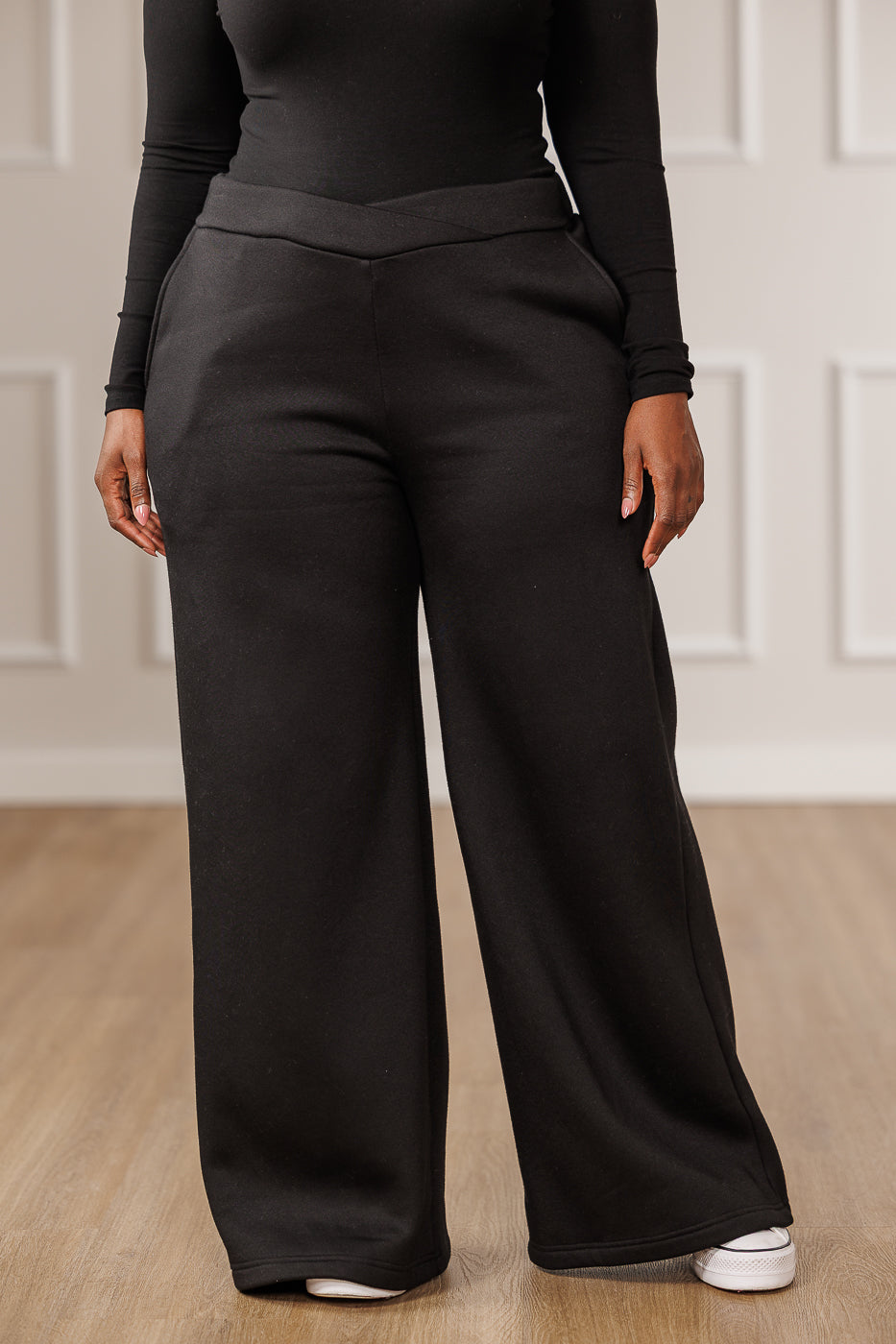 Nolan Fleece Tulip Waistband Pants - Black