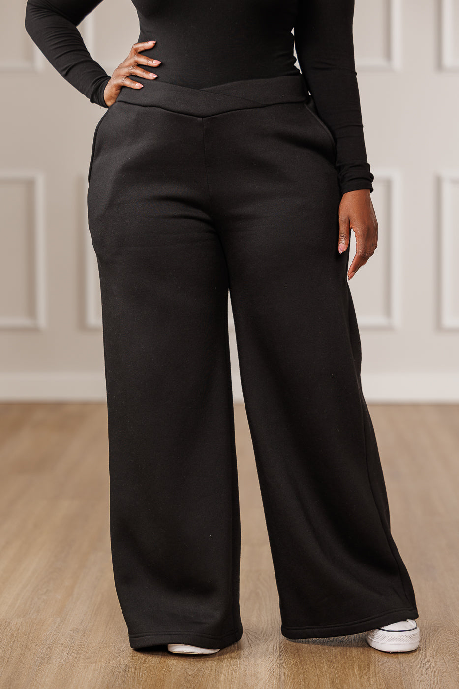 Nolan Fleece Tulip Waistband Pants - Black